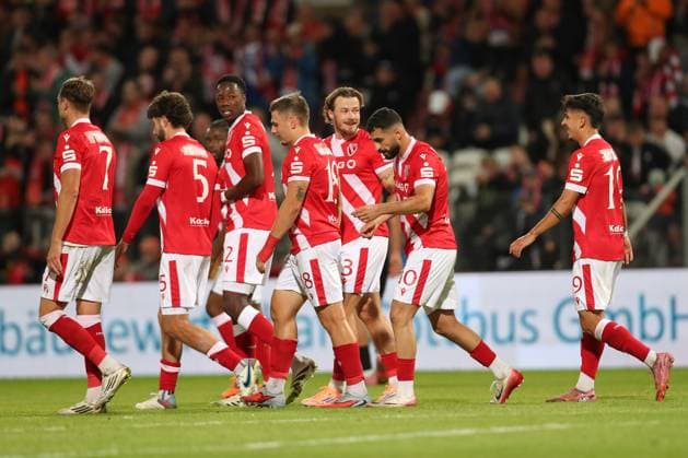 26.09.2025, xtgx, Fussball 3. Liga, FC Energie Cottbus - VfB Stuttgart II emspor, v.l. Henry Rorig (Cottbus, 3) Jubel, Torjubel, jubelt ueber das Tor, celebrate the goal, celebration (DFL DFB REGULATIONS PROHIBIT ANY USE OF PHOTOGRAPHS as IMAGE SEQUENCES and or QUASI-VIDEO) Cottbus