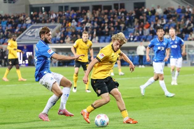 26.09.2025, xtvx, Fussball 2.Bundesliga, SV Darmstadt 98 - Dynamo Dresden v.l. Zweikampf, Duell, duel, tackle, compete Killian Corredor (SV Darmstadt 98) Jonas Oehmichen (SG Dynamo Dresden) (DFL DFB REGULATIONS PROHIBIT ANY USE OF PHOTOGRAPHS as IMAGE SEQUENCES and or QUASI-VIDEO) Darmstadt