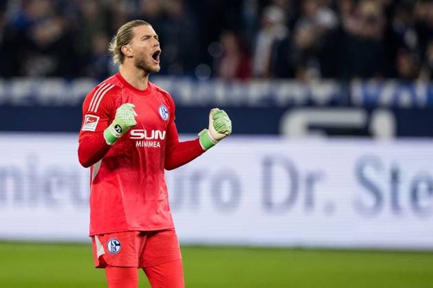 2. Fussball Bundesliga: FC Schalke 04 - SpVgg Greuther Fürth; 26.09.2025 Loris Karius (FC Schalke 04, 1) bejubelt das 1:0 durch Finn Porath (FC Schalke 04, 27), Tor, Torjubel 2. Fussball Bundesliga: FC Schalke 04 - SpVgg Greuther Fürth; Gelsenkirchen, VELTINS-Arena am 01.08.2025 DFL REGULATIONS PROHIBIT ANY USE OF PHOTOGRAPHS AS IMAGE SEQUENCES AND OR QUASI-VIDEO. Copyright: xBEAUTIFULxSPORTS Wunderlx