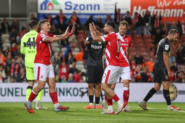 26.09.2025, xtgx, Fussball 3. Liga, FC Energie Cottbus - VfB Stuttgart II emspor, v.l. Erik Engelhardt (Cottbus, 18), TOlgay Cigerci (Cottbus, 10) Jubel, Torjubel, jubelt ueber das Tor, celebrate the goal, celebration (DFL DFB REGULATIONS PROHIBIT ANY USE OF PHOTOGRAPHS as IMAGE SEQUENCES and or QUASI-VIDEO) Cottbus