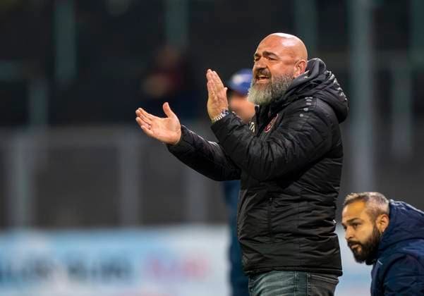 Thorsten Nehrbauer (Sportfreunde Siegen, Trainer) Sportfreunde Siegen - VfL Bochum U21, U 21 26.09.2025 Fussball, Regionalliga West, 10. Spieltag, GER, Siegen, Leimbachstadion Siegen Copyright: HMBxMedia xMarcoxBader