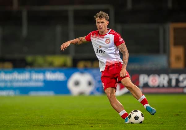 David Kammerbauer (Sportfreunde Siegen, 3) Sportfreunde Siegen - VfL Bochum U21, U 21 26.09.2025 Fussball, Regionalliga West, 10. Spieltag, GER, Siegen, Leimbachstadion Siegen Copyright: HMBxMedia xMarcoxBader