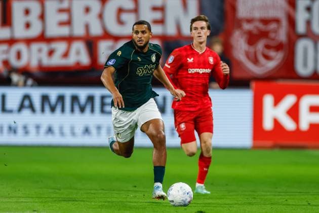 Mohamed Ihattaren of Fortuna Sittard controls the ball FC Twente v Fortuna Sittard, Eredivisie, FC Twente 65 v Fortuna Sittard, De Grolsch Veste Stadium, September 26, 2025, Enschede, Netherlands.