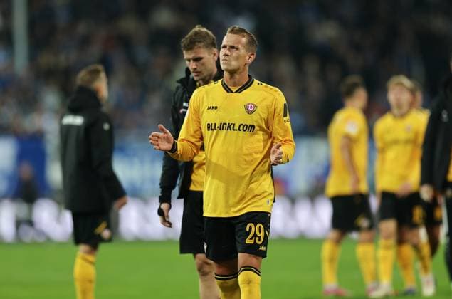 26.09.2025, xdcx, Fussball 2. Bundesliga, SV Darmstadt 98 - SG Dynamo Dresden, emonline, emspor, despor, v.l., Lukas Boeder (SG Dynamo Dresden) enttaeuscht, enttaeuscht schauend, dissapointed, traurig, frustiert, frust, gefrustet DFL DFB REGULATIONS PROHIBIT ANY USE OF PHOTOGRAPHS AS IMAGE SEQUENCES AND OR QUASI-VIDEO.