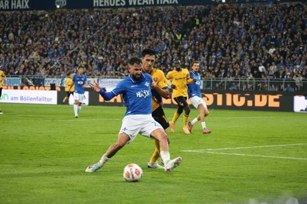 26.09.2025, xpfrx, Fussball 2.Bundesliga, SV Darmstadt 98 - Dynamo Dresden v.l. Marco Richter (SV Darmstadt 98) Claudio Kammerknecht (SG Dynamo Dresden) Zweikampf, Aktion, action, battle for the ball (DFL DFB REGULATIONS PROHIBIT ANY USE OF PHOTOGRAPHS as IMAGE SEQUENCES and or QUASI-VIDEO) Darmstadt