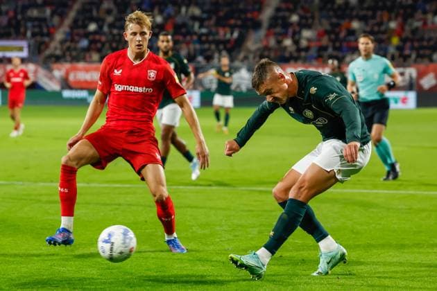 Kristoffer Peterson of Fortuna Sittard controls the ball FC Twente v Fortuna Sittard, Eredivisie, FC Twente 65 v Fortuna Sittard, De Grolsch Veste Stadium, September 26, 2025, Enschede, Netherlands.