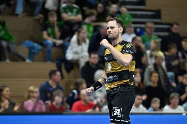 Julius Dierberg (HC Elbflorenz 2006, 9) HC Elbflorenz 2006 vs. VfL Luebeck Schwartau, 2. Handball Bundesliga Herren, Spielzeit 2025 2026, 26.09.2025 HC Elbflorenz 2006 vs. VfL Luebeck Schwartau, 2. Handball Bundesliga Herren, Spielzeit 2025 2026, 26.09.2025 Dresden Copyright: xEibner-Pressefoto xHoepnerx EP_PHR