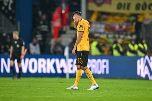 Claudio Kammerknecht (Dynamo Dresden, 15) ist enttäuscht über die Niederlage, GER, SV Darmstadt 98 vs Dynamo Dresden, Fussball, 2.Bundesliga, 7. Spieltag, Spielzeit 2025 2026, 26.09.2025. DFL REGULATIONS PROHIBIT ANY USE OF PHOTOGRAPHS AS IMAGE SEQUENCES AND OR QUASI-VIDEO GER, SV Darmstadt 98 vs Dynamo Dresden, Fussball, 2.Bundesliga, 7. Spieltag, Spielzeit 2025 2026, 26.09.2025. Darmstadt