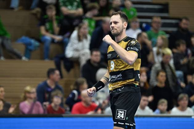 Julius Dierberg (HC Elbflorenz 2006, 9) HC Elbflorenz 2006 vs. VfL Luebeck Schwartau, 2. Handball Bundesliga Herren, Spielzeit 2025 2026, 26.09.2025 HC Elbflorenz 2006 vs. VfL Luebeck Schwartau, 2. Handball Bundesliga Herren, Spielzeit 2025 2026, 26.09.2025 Dresden Copyright: xEibner-Pressefoto xHoepnerx EP_PHR