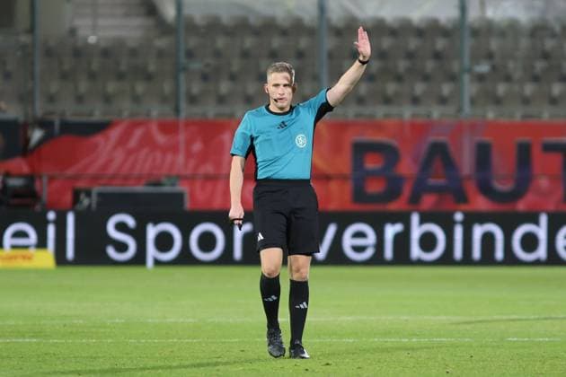 Schiedsrichter Felix Weller Fussball 3. Liga 2025 2026 FC Energie Cottbus - VfB Stuttgart II