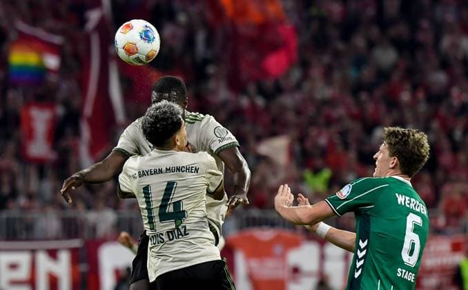 26.09.2025, xemx, Fussball 1.Bundesliga, FC Bayern Muenchen - SV Werder Bremen v.l. Dayot Upamecano (FC Bayern Muenchen), Luis Diaz (FC Bayern Muenchen), Jens Stage (SV Werder Bremen) Zweikampf, Aktion, action, battle for the ball (DFL DFB REGULATIONS PROHIBIT ANY USE OF PHOTOGRAPHS as IMAGE SEQUENCES and or QUASI-VIDEO) Muenchen