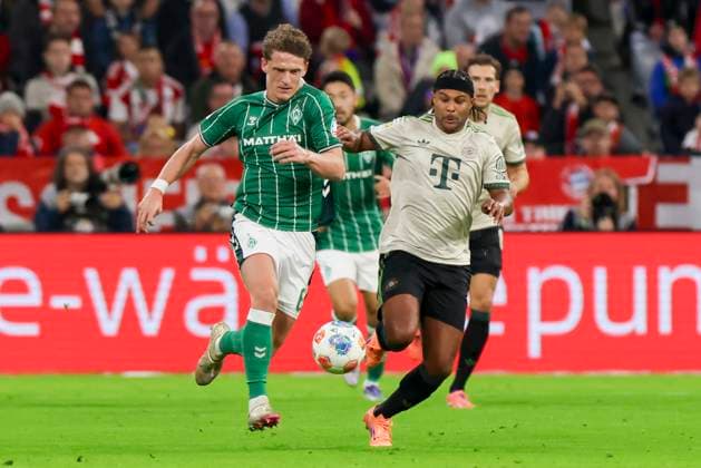 Jens Stage (Werder Bremen) und Serge Gnabry (FC Bayern Muenchen) kaempfen um den Ball, Bundesliga, FC Bayern München v SV Werder Bremen, Allianz Arena am 26. September 2025 in München, Deutschland. (Foto von Marco Steinbrenner DeFodi Images) Jens Stage (Werder Bremen) und Serge Gnabry (FC Bayern Muenchen) battle for the ball, Bundesliga, FC Bayern München v SV Werder Bremen, Allianz Arena, September 26, 2025 in München, Germany. (Photo by Marco Steinbrenner DeFodi Images) DFL regulations prohibit any use of photographs as image sequences and or quasi-video. Jens Stage Werder Bremen and Serge Gnabry FC Bayern Muenchen battle for the ball, Bundesliga, FC Bayern München v SV Werder Bremen, Allianz Arena, September 26, 2025 in Munich, Germany Photo by Marco Steinbrenner DeFodi Images Jens Stage Werder Bremen and Serge Gnabry FC Bayern Muenchen battle for the ball, Bundesliga, FC Bayern München v SV Werder Bremen, Allianz Arena, September 26, 2025 in München, Germany Photo by Marco Steinbrenner DeFodi Images DFL regulations prohibit any use of photographs as image sequences and or quasi video