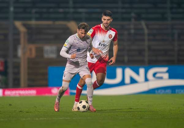 Nicolas Abdat (VfL Bochum U21, U 21 15) Sportfreunde Siegen - VfL Bochum U21 26.09.2025 Fussball, Regionalliga West, 10. Spieltag, GER, Siegen, Leimbachstadion Siegen Copyright: HMBxMedia xMarcoxBader