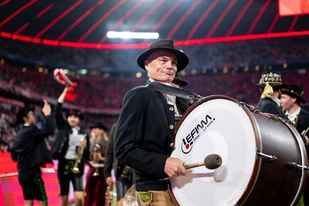 Musikkapelle Grabenstaett tritt zum Anlass des Oktoberfest im Stadion auf, GER, FC Bayern Muenchen (FCB) vs SV Werder Bremen, Fussball Bundesliga, 5. Spieltag, Saison 2025 2026, 26.09.2025 DFB DFL regulations prohibit any use of photographs as image sequences and or quasi-video GER, FC Bayern Muenchen (FCB) vs SV Werder Bremen, Fussball Bundesliga, 5. Spieltag, Saison 2025 2026, 26.09.2025 Muenchen Copyright: xEibner-Pressefoto Memmlerx EP_MMR