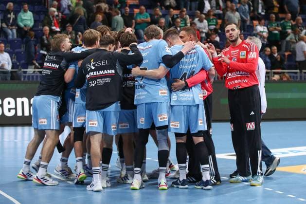 26.09.2025, xgox, Handball - Daikin HBL, TSV Hannover-Burgdorf - HC Erlangen emspor, v.l. Erlangen Jubel ueber den Sieg, Jubel nach Spielende Hannover