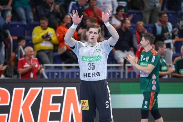 26.09.2025, xgox, Handball - Daikin HBL, TSV Hannover-Burgdorf - HC Erlangen emspor, v.l. Joel Birlehm (Hannover, 35) enttaeuscht, schaut enttaeuscht, niedergeschlagen, disappointed Hannover