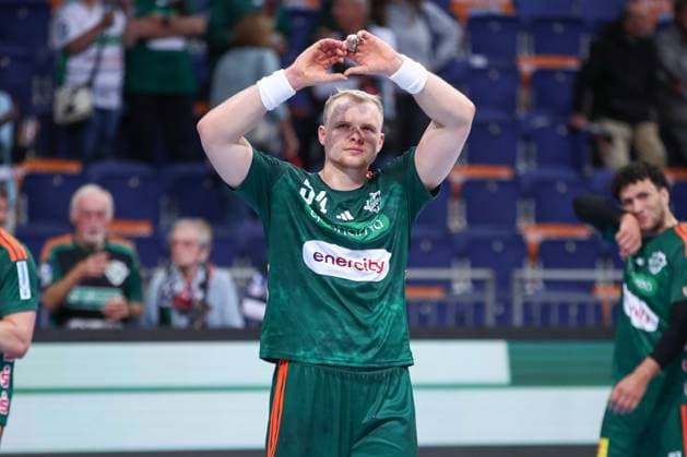 26.09.2025, xgox, Handball - Daikin HBL, TSV Hannover-Burgdorf - HC Erlangen emspor, v.l. Justus Fischer (Hannover, 54) enttaeuscht, schaut enttaeuscht, niedergeschlagen, disappointed Hannover