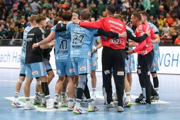 26.09.2025, xgox, Handball - Daikin HBL, TSV Hannover-Burgdorf - HC Erlangen emspor, v.l. Erlangen Jubel ueber den Sieg, Jubel nach Spielende Hannover