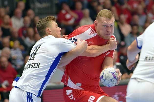 Dainis Kristopans (MT Melsungen 10) (am Ball), Nicolaj Joergensen (HSV Hamburg 11) (L) , GER, MT Melsungen - Handball Verein Hamburg, Handball, 1. Bundesliga, 6. Spieltag, Saison 2025 2026, 26.09.2025, GER, MT Melsungen - HSV Hamburg, Handball, 1. Bundesliga, 6. Spieltag, Saison 2025 2026, 26.09.2025 Kassel Copyright: xEibner-Pressefotox xRolandxSippelx EP_RSL
