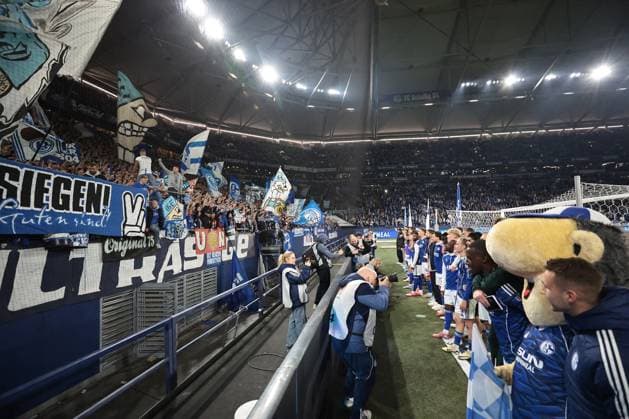 Die Spieler vom FC Schalke 04 freuen sich über den 1:0 Sieg beim Spiel der 2. Bundesliga (Saison 2025 26) FC Schalke 04 - Greuther Fürth Copyright: Thomas Pakusch