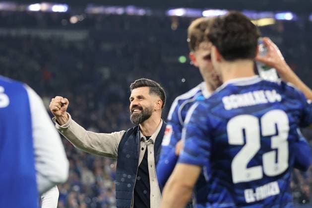 Chef-Trainer Miron Muslic (FC Schalke 04) freut sich über den 1:0 Sieg beim Spiel der 2. Bundesliga (Saison 2025 26) FC Schalke 04 - Greuther Fürth Copyright: Thomas Pakusch