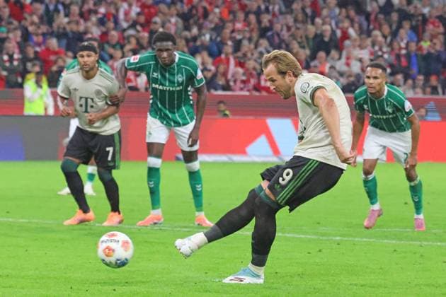 9 Harry Kane (FCB) erzielt per Elfmeter das Tor zum 2-0 Fussball 1. BL FC Bayern München - SV Werder Bremen 26.09.2025 Allianz Arena FOTO: Mladen Lackovic LakoPress
