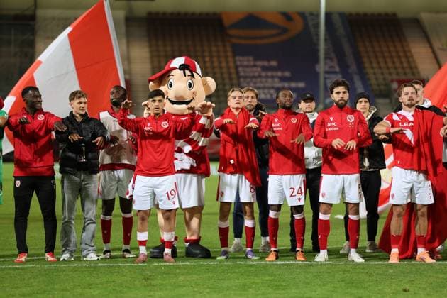 Energie feiert den Sieg Fussball 3. Liga 2025 2026 FC Energie Cottbus - VfB Stuttgart II