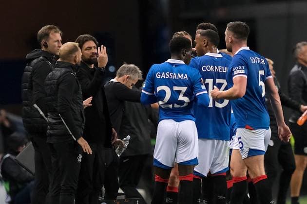 UK: Rangers v Genk, UEFA Europa League at Ibrox Stadium, Glasgow, Scotland on 25 September 2025: Pictured: Rangers Coach Russell Martin takes advantage of a break in play to organise his defence Glasgow Ibrox Stadium Scotland Copyright: xAlexxToddx