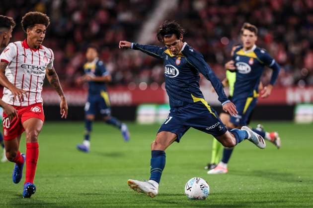 September 26, 2025, Girona, Girona, SPAIN: Pere Milla of RCD Espanyol in action during the Spanish league, La Liga EA Sports, football match played between Girona FC and RCD Espanyol at Montilivi stadium on September 26, 2025 in Girona, Spain. Girona SPAIN - ZUMAa181 20250926_zaa_a181_138 Copyright: xJavierxBorregox