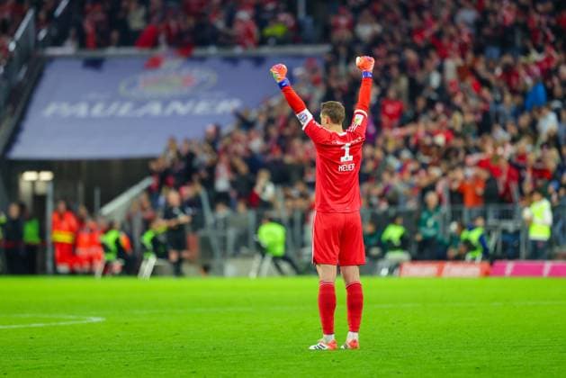 Manuel Neuer (1, FC Bayern München) Tor zum 4 : 0 beim Spiel zwischen FC Bayern München v SV Werder Bremen, Fußball, Herren, Bundesliga, 2025 2026, 5.Spieltag am 26.09.2025 in München, Allianz-Arena. DFL and DFB regulations prohibit any use of photographs as image sequences and or quasi-video. Bayern Deutschland