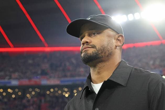 Trainer Vincent Kompany (FCB) Porträt, Portrait, Stadiondach Fussball 1. BL FC Bayern München - SV Werder Bremen 26.09.2025 Allianz Arena FOTO: Mladen Lackovic LakoPress
