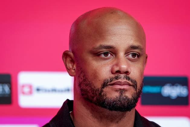 Chef-Trainer Vincent Kompany (FC Bayern Muenchen) auf der Pressekonferenz nach dem Spiel, FC Bayern Muenchen vs. SV Werder Bremen, DFL, Bundesliga, Saison 2025 2026, Allianz Arena, Hinrunde, 5. Spieltag, 26.09.2025 DFB regulations prohibit any use of photographs as image sequences and or quasi-video Muenchen Bayern Deutschland