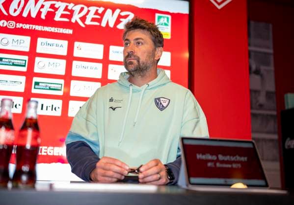 Heiko Butscher (VfL Bochum U21, U 21 Trainer, Coach, Headcoach) bei der Pressekonferenz nach dem Spiel. Sportfreunde Siegen - VfL Bochum U21 26.09.2025 Fussball, Regionalliga West, 10. Spieltag, GER, Siegen, Leimbachstadion Siegen Copyright: HMBxMedia xMarcoxBader