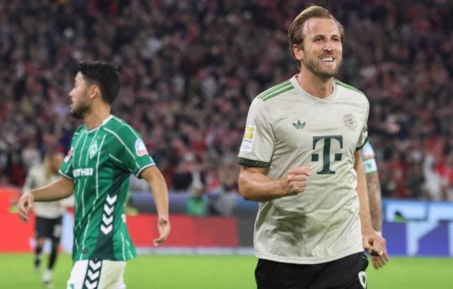 9 Harry Kane (FCB) erzielt per Elfmeter das Tor zum 2-0 und jubelt, Jubel, Torjubel, Fussball 1. BL FC Bayern München - SV Werder Bremen 26.09.2025 Allianz Arena FOTO: Mladen Lackovic LakoPress
