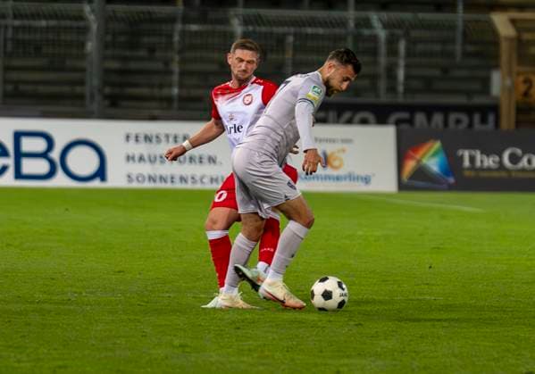 Andre Dej (Sportfreunde Siegen, 20) Sportfreunde Siegen - VfL Bochum U21, U 21 26.09.2025 Fussball, Regionalliga West, 10. Spieltag, GER, Siegen, Leimbachstadion Siegen Copyright: HMBxMedia xMarcoxBader