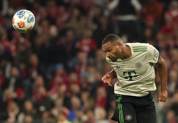 26.09.2025, FC Bayern vs Werder Bremen, Allianz Arena Muenchen, Fussball, im Bild: Jonathan Tah (FC Bayern Muenchen)
