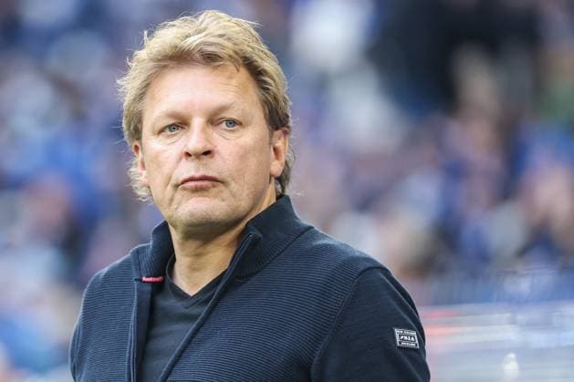2. Bundesliga - FC Schalke 04 - SpVgg Greuther Fürth am 25.09.2025 in der Veltins-Arena auf Schalke Direktor Profifußbal Youri Mulder (Schalke)
