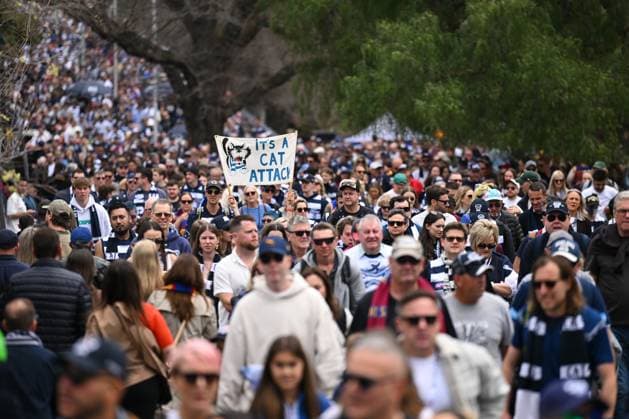 2025 AFL GRAND FINAL, Fans arrive to the AFL Grand Final between the Geelong Cats and the Brisbane Lions at the Melbourne Cricket Ground in Melbourne, Saturday, September 27, 2025. ( NO ARCHIVING, EDITORIAL USE ONLY MELBOURNE VICTORIA AUSTRALIA  Copyright: xJAMESxROSSx 20250927168584432205
