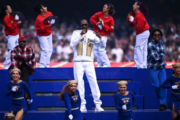 AFL GRAND FINAL, Snoop Dogg performs ahead of the AFL Grand Final between the Geelong Cats and the Brisbane Lions at the Melbourne Cricket Ground in Melbourne, Saturday, September 27, 2025. ( NO ARCHIVING, EDITORIAL USE ONLY MELBOURNE VICTORIA AUSTRALIA  Copyright: xJOELxCARRETTx 20250927157556769222