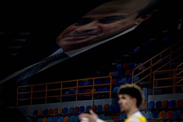 Al Ahly v Sydney - IHF Men s Club Handball World Cup A picture of President Abdel Fattah El-Sisi hangs in the Sports City Hall during the Al Ahly and Sydney match in the Men s Handball Club World Cup in Cairo, Egypt, on September 26, 2025. cairo Egypt  Copyright: xAhmedxMosaadx originalFilename:mosad-notitle250926_npglx.jpg