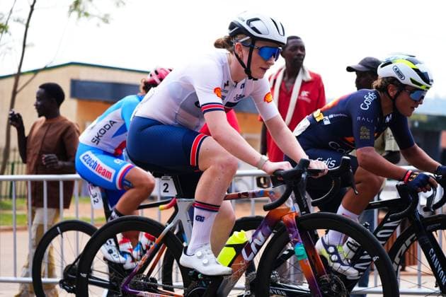 2025 UCI Road World Championships Picture by Zac Williams SWpix.com - 27 09 2025 - Cycling - 2025 UCI Road World Championships - Kigali Convention Centre, Kigali, Rwanda - Women Junior Road Race - Erin Boothman (Great Britain) Copyright: x xSWpix.comx(t axPhotographyxHubxLtd)xZacxWilliams SWpix.comx SWP-3030-7678