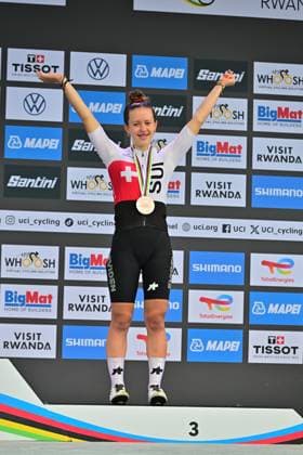 GROSSMANN Anja Straßenrennen Frauen Junioeren Straßen WM Ruanda Dritter Platz GROSSMANN Anja (Schweiz, Switzerland) Straßenrennen Frauen Junioeren Straßen WM Ruanda Women Junior Road Race 74.0 UCI-Straßenweltmeisterschaften 2025 in Kigali Ruanda. 2025 UCI Road World Championships Kigali Rwanda 27.09.2025