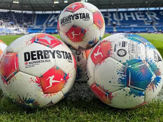 Derbystar Spielball Pyramide, GER, Karlsruher SC vs. 1. FC Magdeburg, 2. Bundesliga, 7. Spieltag, 2025 2026, 27.09.2025, DFL REGULATIONS PROHIBIT ANY USE OF PHOTOGRAPHS AS IMAGE SEQUENCES AND OR QUASI-VIDEO, GER, Karlsruher SC vs. 1. FC Magdeburg, 2. Bundesliga, 7. Spieltag, 2025 2026, 27.09.2025 Karlsruhe