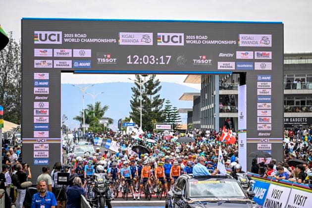 UCI 2025 Road World Championship, WM, Weltmeisterschaft Kigali 27 09 2025 KIGALI, RWANDA - SEPTEMBER 27 : Start of the Women Elite cycling road race of the UCI Road World Championships 2025 92nd edition an UCI World Championships cycling race of 164.6 km with start in Kigali and finish in Kigali on September 27, 2025 in Kigali, Rwanda, 27 09 2025 Kigali Rwanda  Copyright: xJanxDexMeuleneirx