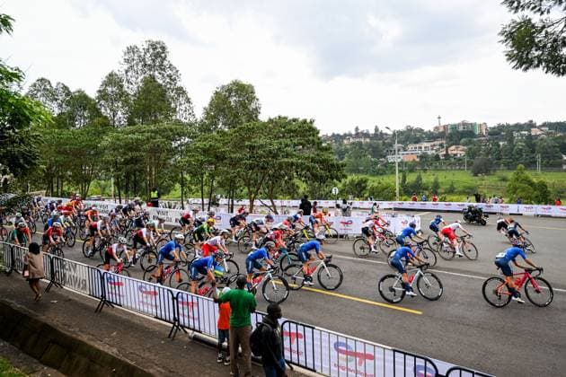 The pack of riders pictured in action during the elite women road race (164,6 km) at the cycling road World Championships in Kigali, Rwanda, Saturday 27 September 2025. The 2025 UCI Road World Championships take place from 21 to 28 September in Kigali, Rwanda. DIRKxWAEM  x135398262x