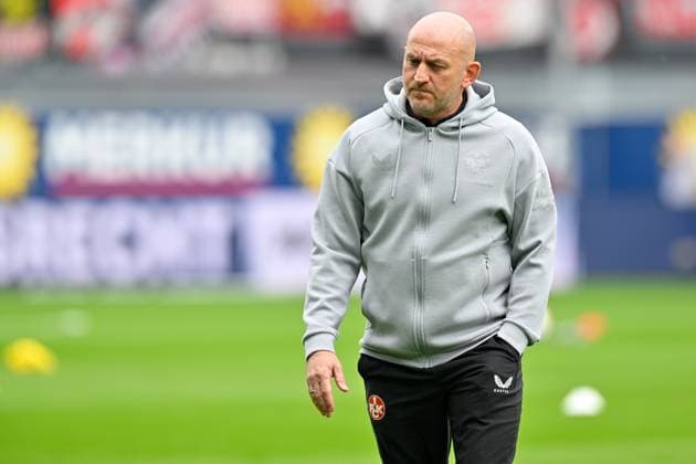Paderborn, Home Deluxe Arena, 27.09.25, GER, Herren, 2.Bundesliga, Saison 2025-2026, SC Paderborn 07 - 1.FC Kaiserslautern Bild: Trainer Torsten LIEBERKNECHT (Kaiserslautern) DFL regulations prohibit any use of photographs as image sequences and or quasi-video. NRW Deutschland