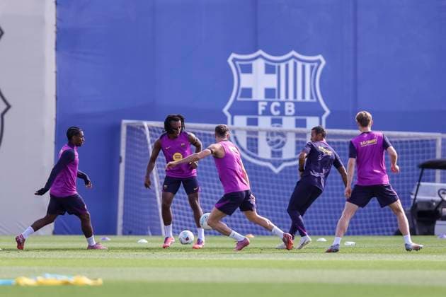 September 27, 2025, Sant Joan Despi, Barcelona, SPAIN: Jules Kounde during the training day of FC Barcelona, Barca ahead the Spanish League, La Liga EA Sports, football match against Real Sociedad at Ciudad Esportiva Joan Gamper on September 27, 2025 in Sant Joan Despi, Barcelona, Spain. Sant Joan Despi SPAIN - ZUMAa181 20250927_zaa_a181_001 Copyright: xJavierxBorregox