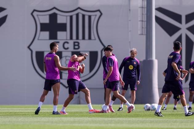 September 27, 2025, Sant Joan Despi, Barcelona, SPAIN: Eric Garcia during the training day of FC Barcelona, Barca ahead the Spanish League, La Liga EA Sports, football match against Real Sociedad at Ciudad Esportiva Joan Gamper on September 27, 2025 in Sant Joan Despi, Barcelona, Spain. Sant Joan Despi SPAIN - ZUMAa181 20250927_zaa_a181_023 Copyright: xJavierxBorregox