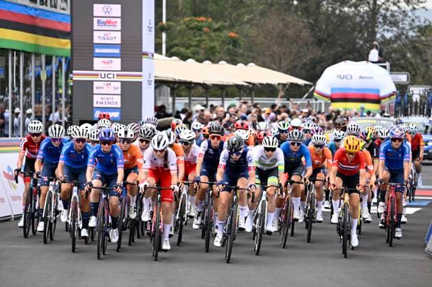 UCI 2025 Road World Championship, WM, Weltmeisterschaft Kigali 27 09 2025 KIGALI, RWANDA - SEPTEMBER 27 : Illustration picture of the start during the Women Elite cycling road race of the UCI Road World Championships 2025 92nd edition an UCI World Championships cycling race of 164.6 km with start in Kigali and finish in Kigali on September 27, 2025 in Kigali, Rwanda, 27 09 2025 Kigali Rwanda  Copyright: xJanxDexMeuleneirx