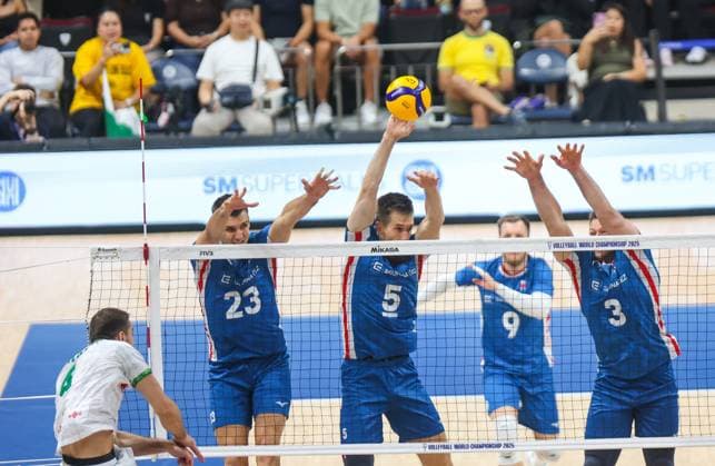 2025.09.27 Pasay City Manila siatkowka mezczyn Mistrzostwa Swiata FIVB 2025 Czechy - Bulgaria N z FIVB Men s World Championship, WM, Weltmeisterschaft 2025 Czechia - Bulgary semi finals polfinal radosc zwyciestwo winner win kibice doping Foto Szymon Gorski PressFocus 2025.09.27 Pasay City Manila volleyball men FIVB Men s World Championship 2025 Czechy - Bulgaria FIVB Men s World Championship 2025 Czechia - Bulgary semi finals polfinal radosc zwyciestwo winner win kibice doping Credit: Szymon Gorski PressFocus NEWSPIX.PL --- newspix.pl 